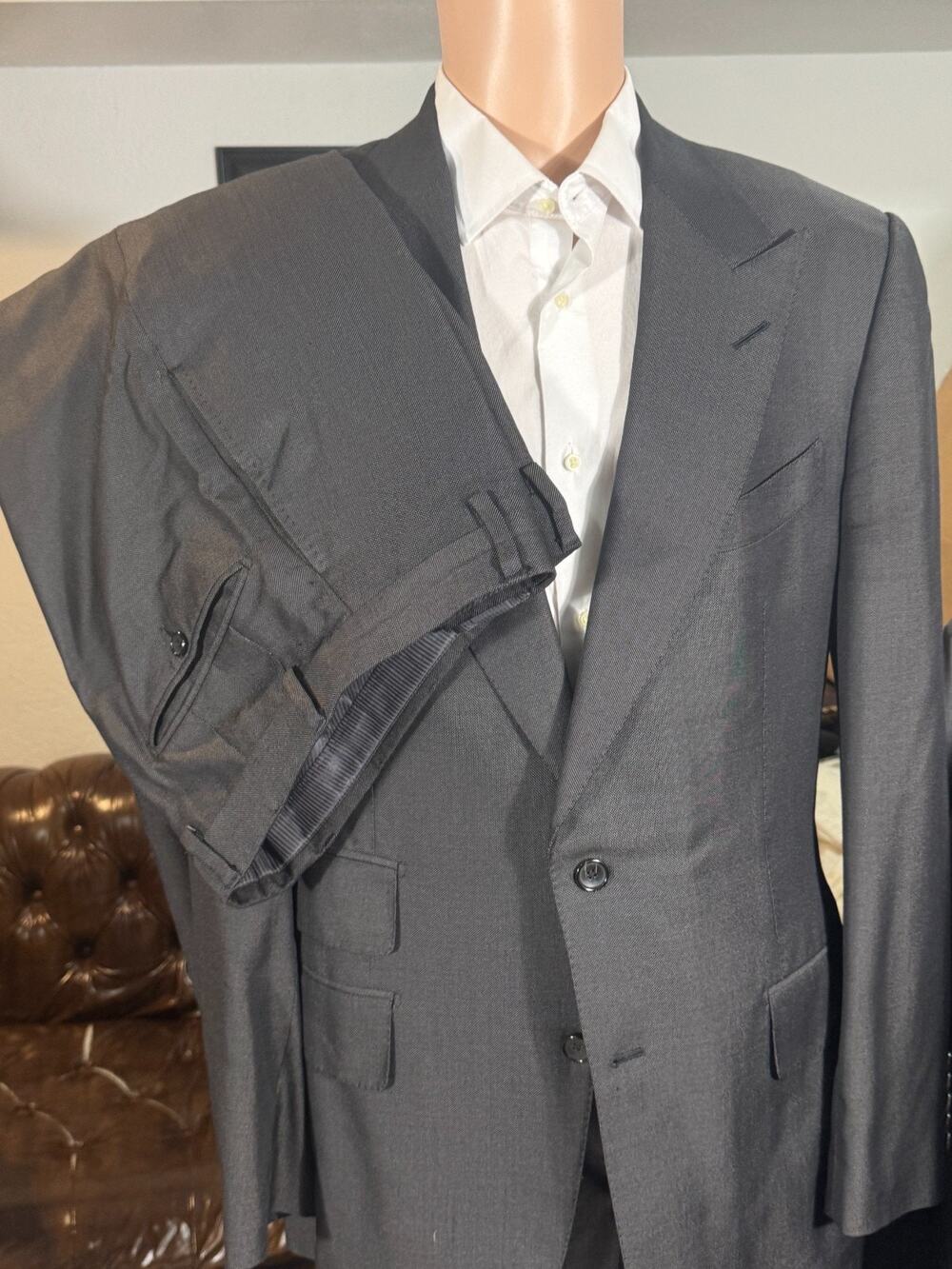 Tom Ford Black Birdseye Silk 2 Piece Suit 52L Peak Lapel 34x33 Trousers